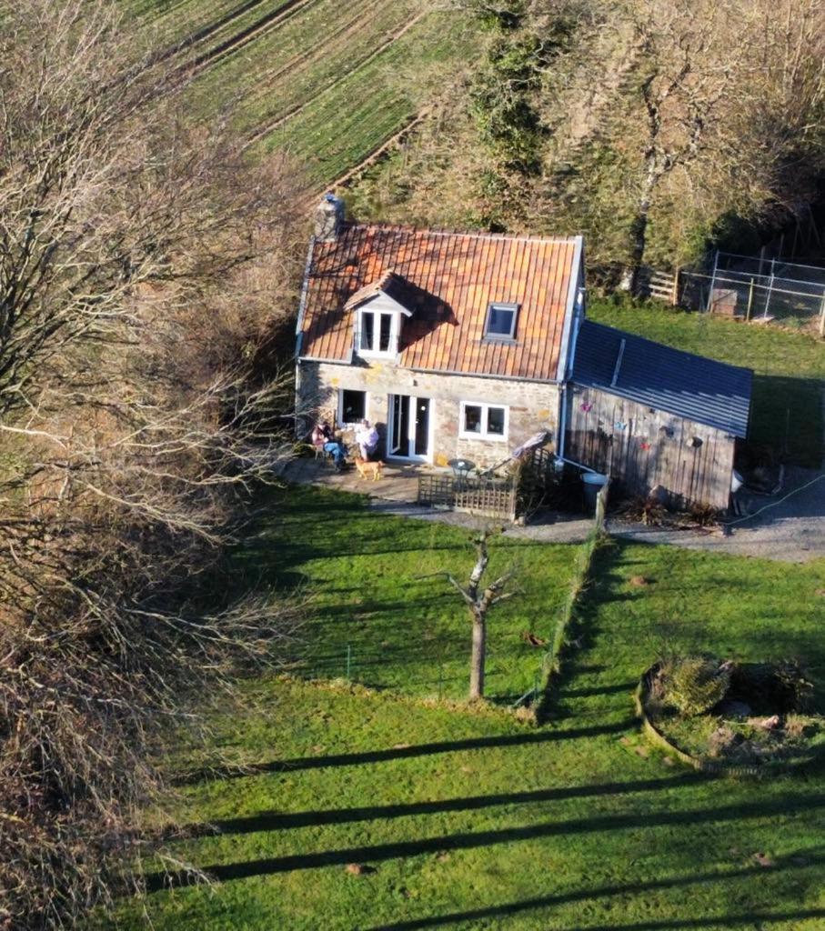 Ferme De Noyes Bed & Breakfast Sourdeval Екстериор снимка