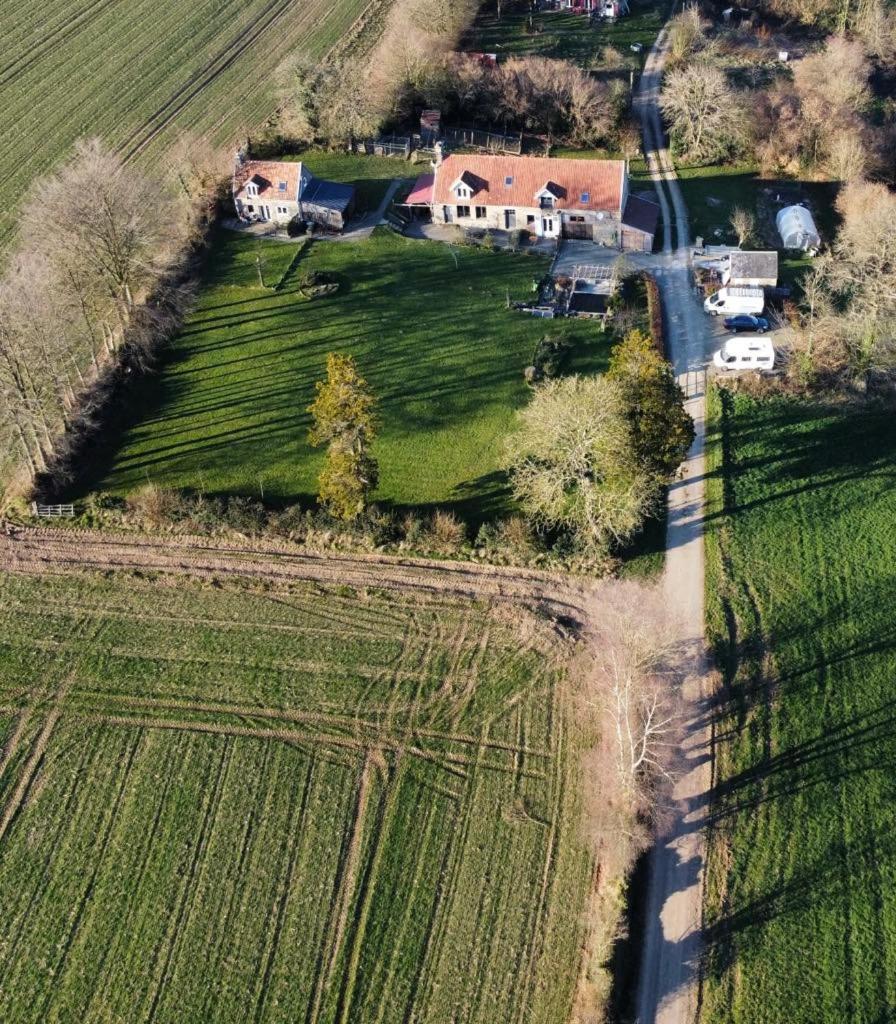 Ferme De Noyes Bed & Breakfast Sourdeval Екстериор снимка